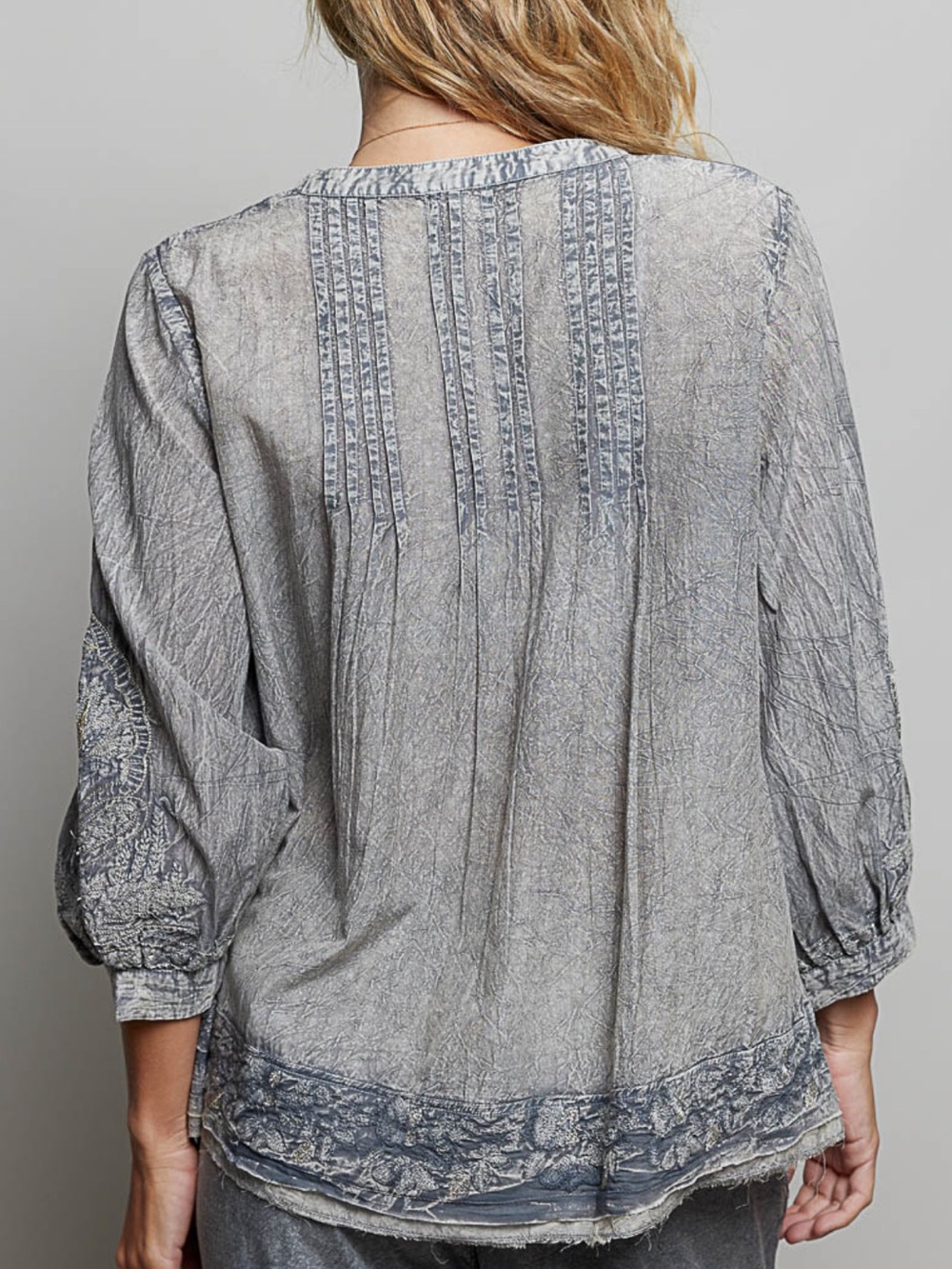 💕 POL Embroidered Smoke Gray Boho Peasant Blouse - Picture 6 of 7
